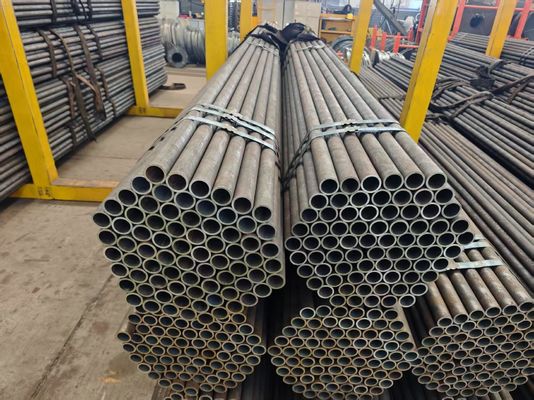 Tubo in acciaio per caldaie resistente alla corrosione e alle alte temperature per applicazioni ad alta pressione