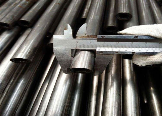 Tubo senza saldatura di verniciatura ASTM A335 dell'acciaio legato dell'anti nero di Corrision